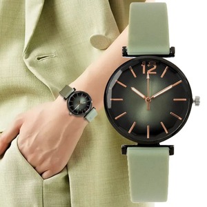 패션 숙녀 스포츠 심플 블랙 다이얼 쿼츠 시계 캐주얼 2023 핫 세일 녹색 실리콘 스트랩 여성 시계 드레스 손목 시계